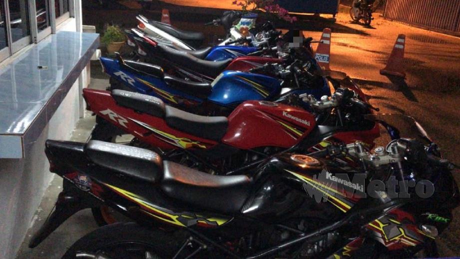 Antara motosikal yang dirampas polis dalam operasi semalam. FOTO Ihsan PDRM 