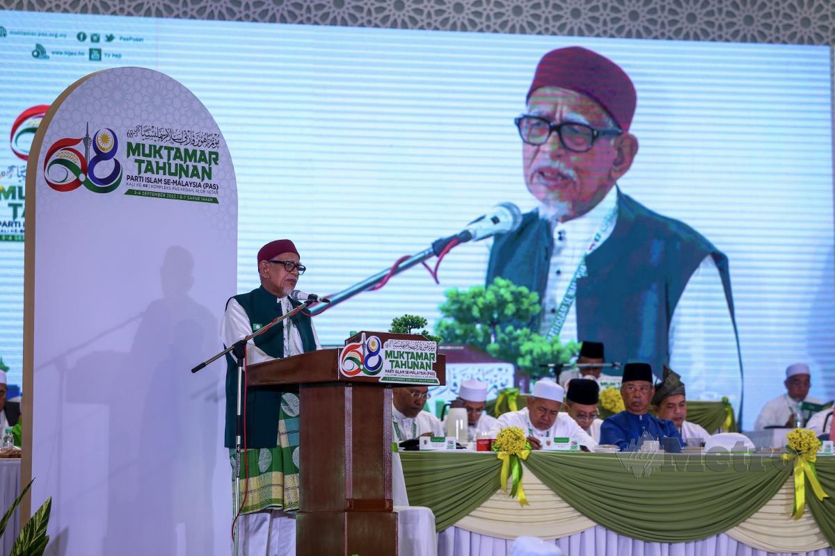 ABDUL Hadi menyampaikan ucapan perasmian Muktamar Tahunan Pas Ke-68 di Kompleks Pas Kedah, Kota Sarang Semut. FOTO Luqman Hakim Zubir