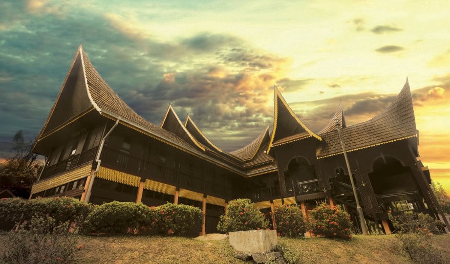 LEBIH 200 muzium di Malaysia mampu menerangkan pelbagai cerita terdahulu kepada pengunjung.
