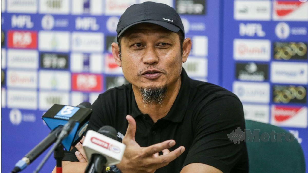 MANZOOR mahu pemain waspada cabaran Kuching City.