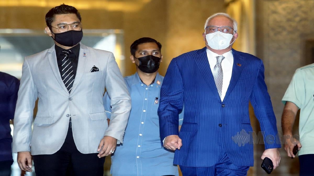 DATUK Seri Najib Razak tiba di perkarangan Istana Kehakiman untuk pendengaran rayuan sabitan dan hukuman penjara yang dikenakan terhadapnya. FOTO MOHD FADLI HAMZAH