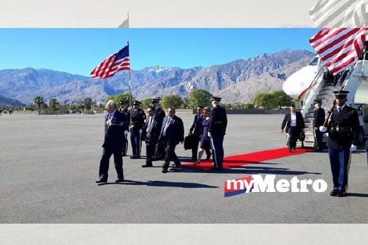 PERDANA Menteri, Datuk Seri Najib Razak tiba di Lapangan Terbang Antarabangsa Palm Springs, California, Amerika Syarikat (AS) untuk menghadiri Sidang Kemuncak Pemimpin AS-ASEAN di Sunnylands.  FOTO Pejabat Perdana Menteri