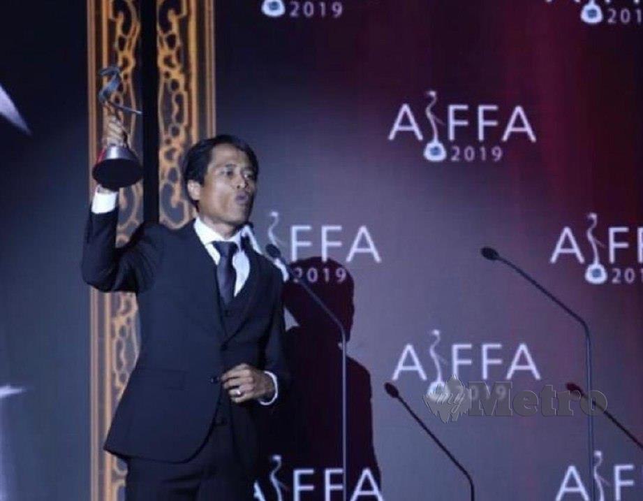 AMERUL Affendi menang anugerah Pelakon Pembantu Lelaki Terbaik menerusi filem Crossroads: One Two Jaga. 