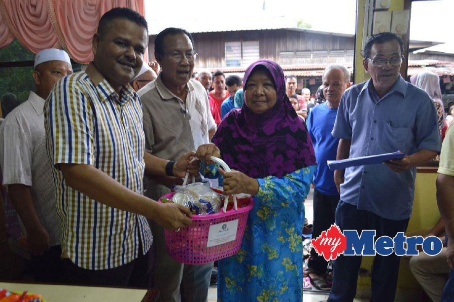 Yayasan Al Nasmir bantu mangsa banjir  Harian Metro