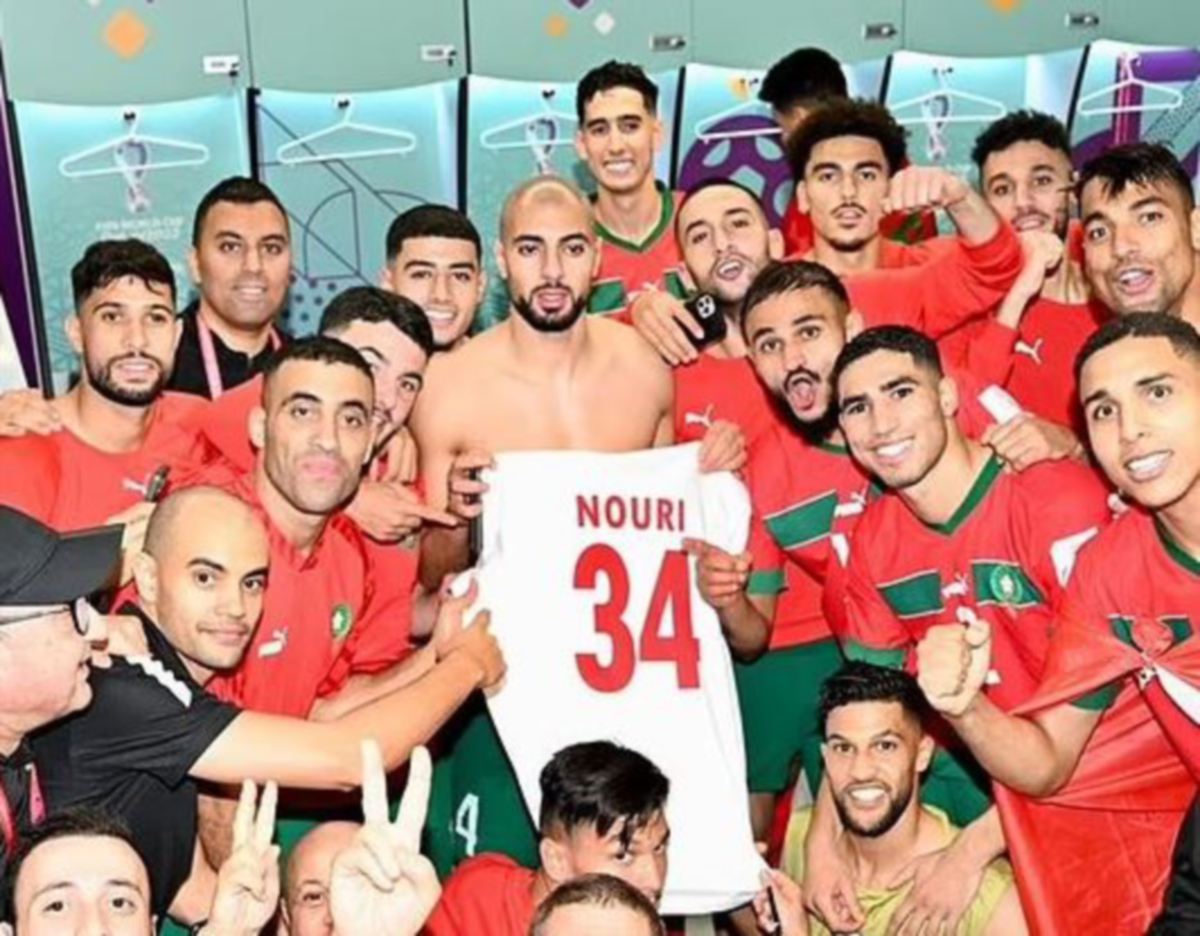 Pemain Maghribi memberikan dedikasi khas kepada Abdelhak Nouri selepas kemenangan mengejut ke atas Sepanyol di Piala Dunia. FOTO Agensi