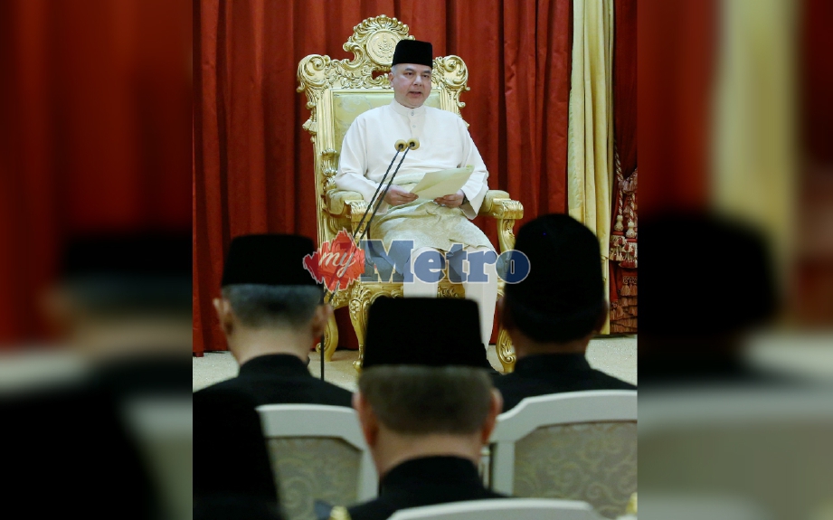 Sultan Nazrin bertitah pada majlis menzahirkan pembubaran DUN Perak ke-13. FOTO Abdullah Yusof