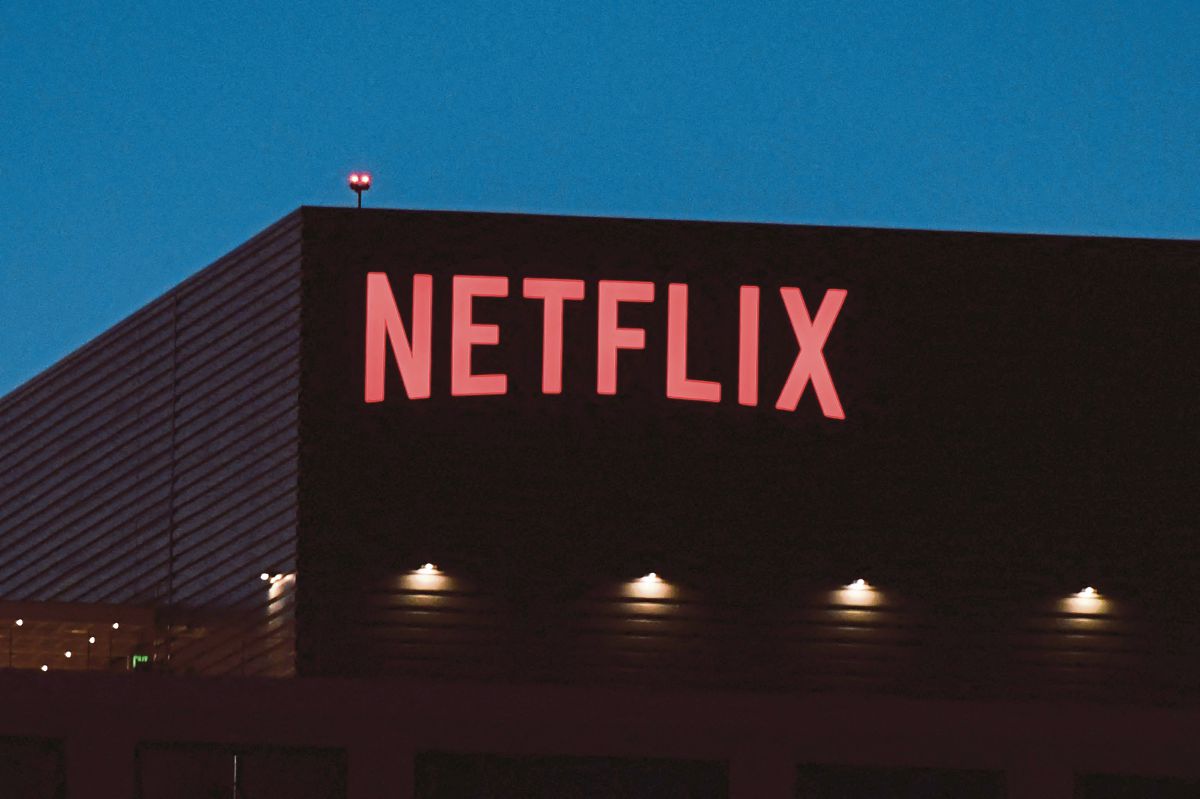 LOGO Netflix di bangunannya di Los Angeles. FOTO AFP 