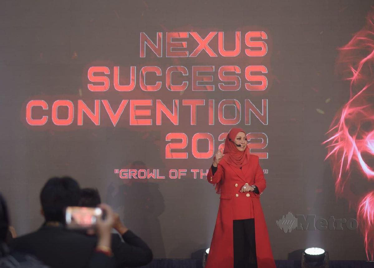 Kartika Wati memulakan acara Persidangan Nexus Success