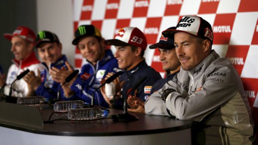 Hayden (kanan) pada sidang akhbar GP Jepun bersama Dani Pedrosa, Marquez, Rossi, Lorenzo dan Andrea Iannone (kiri sekali). - Pix Reuters