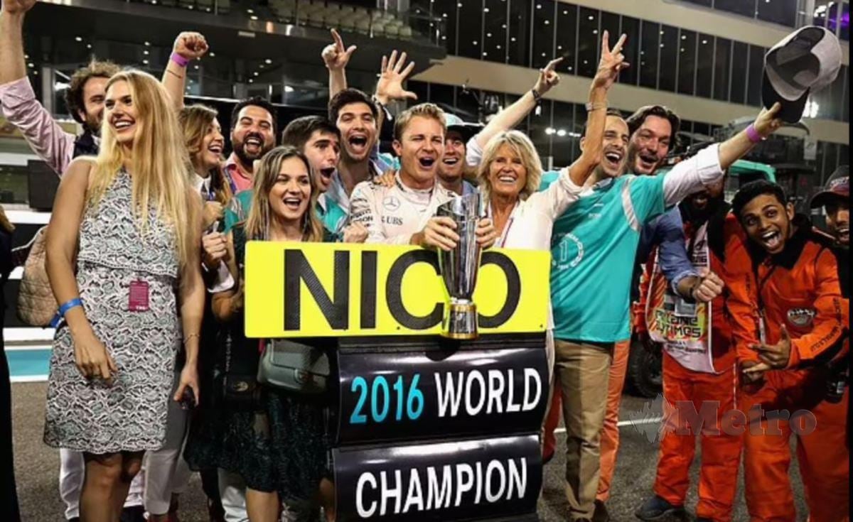 NICO Rosberg menewaskan rakan sepasukan, Lewis Hamilton untuk muncul juara dunia Formula Satu pada 2016. FOTO AGENSI 