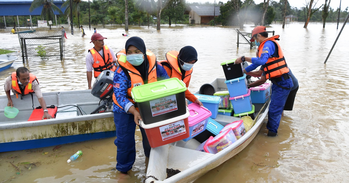 350 Anggota Apm Terengganu Dikerah Bantu Mangsa Banjir [metrotv] Harian Metro