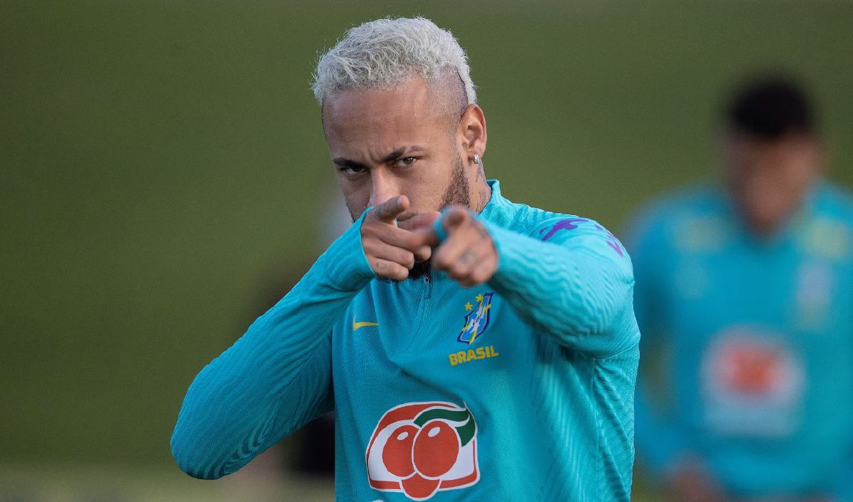 GELAGAT Neymar ketika sesi latihan Brazil. FOTO AFP 