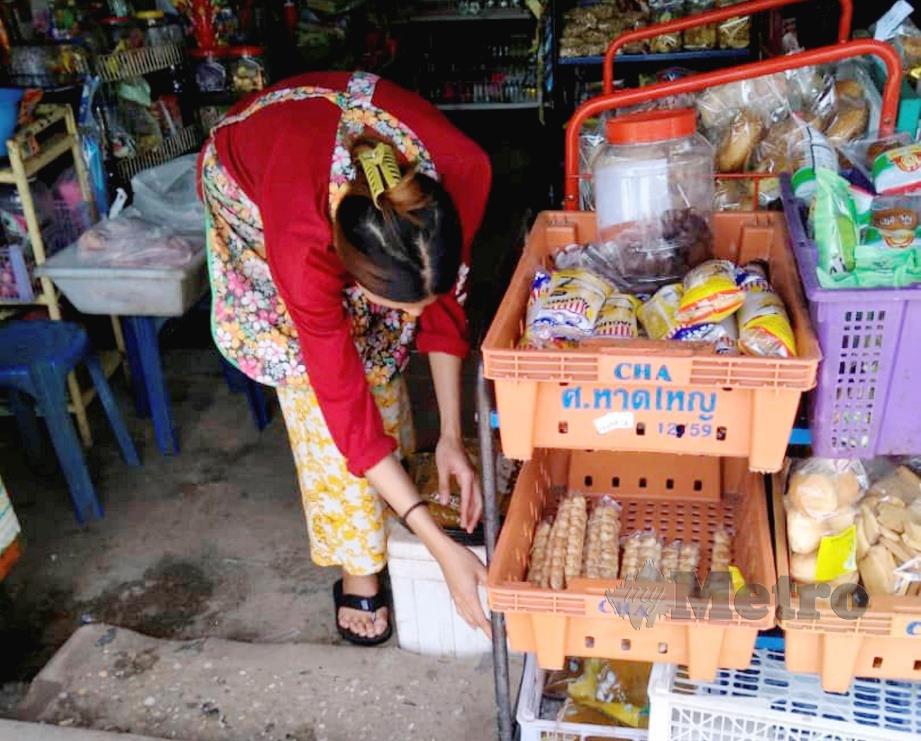 ANTARA bukti minyak masak subsidi sekilogram yang dijual bebas di Thailand. 