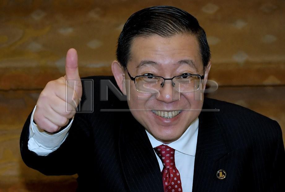 LIM Guan Eng meninggalkan Dewan Rakyat selepas Pembentangan Belanjawan 2019. FOTO Bernama