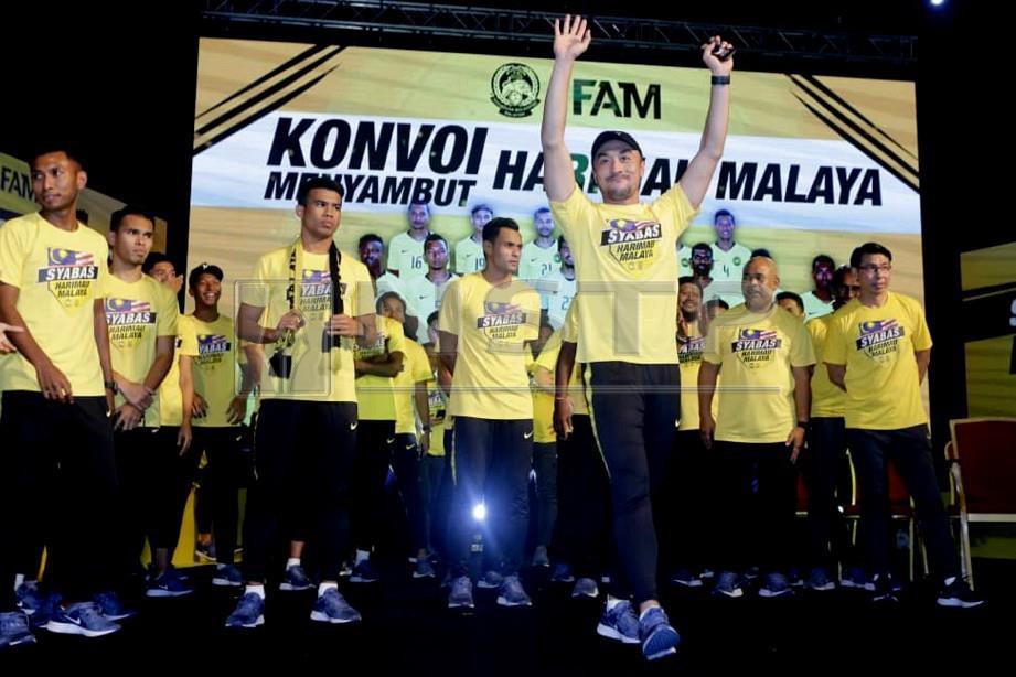 SKUAD bola sepak Malaysia tiba bagi meraikan penghargaan kepada penyokong di Dataran Merdeka, Kuala Lumpur. FOTO Aizuddin Saad