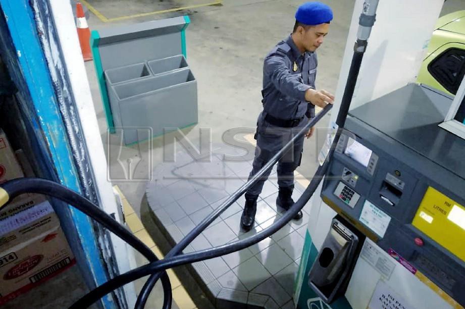 800 liter diesel, petrol dirampas | Harian Metro