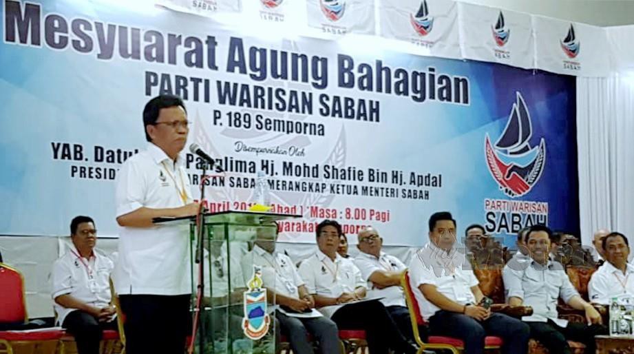 MOHD Shafie berucap pada Majlis Perasmian Mesyuarat Agung Parti Warisan Sabah (WARISAN) Bahagian Semporna. FOTO Abdul Rahemang Taiming