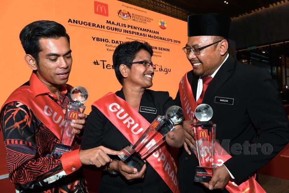 V Padmavathy (tengah), Narizan (kanan) dan Mohd Farez yang terpilih menerima Anugerah Guru Inspirasi McDonald's 2019. FOTO Bernama