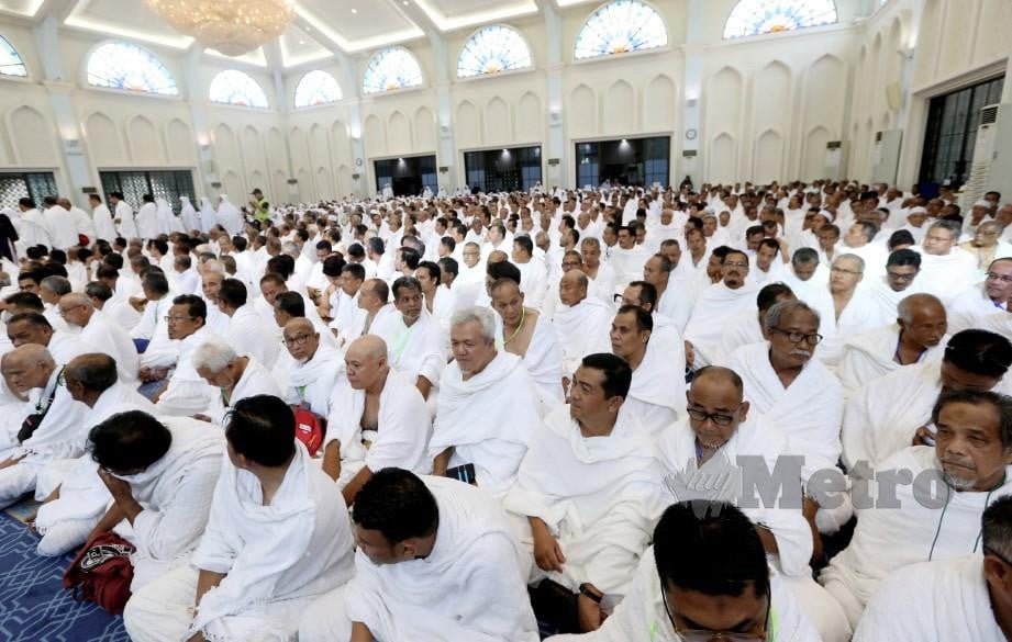 Bakal jemaah haji dari Perak menyertai Kursus Perdana Haji Musim Haji 1440H/2019M di Masjid Sultan Azlan Shah, Ipoh baru-baru ini. FOTO Abdullah Yusof