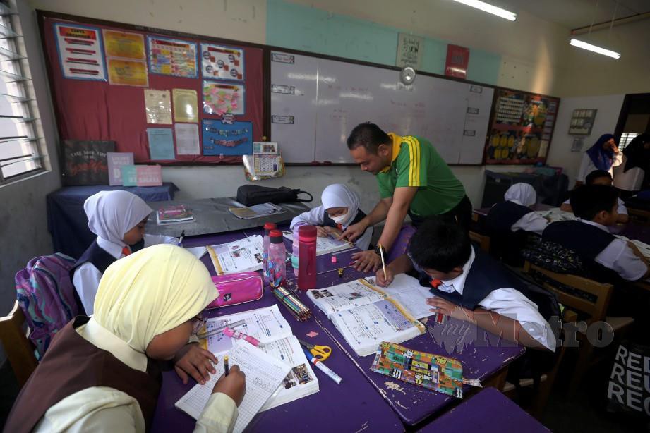 53 daripada 250 kilang kimia di Pasir Gudang bersetuju menjadikan 56 sekolah di kawasan itu sebagai sekolah angkat. FOTO Hairul Anuar Rahim