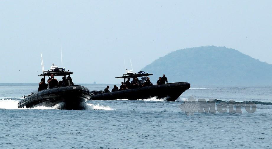 Dua bot berkuasa tinggi milik Polis Diraja Malaysia di perairan Sabah, memastikan keselamatan pulau peranginan sekitar ESSZONE. FOTO Arkib NSTP