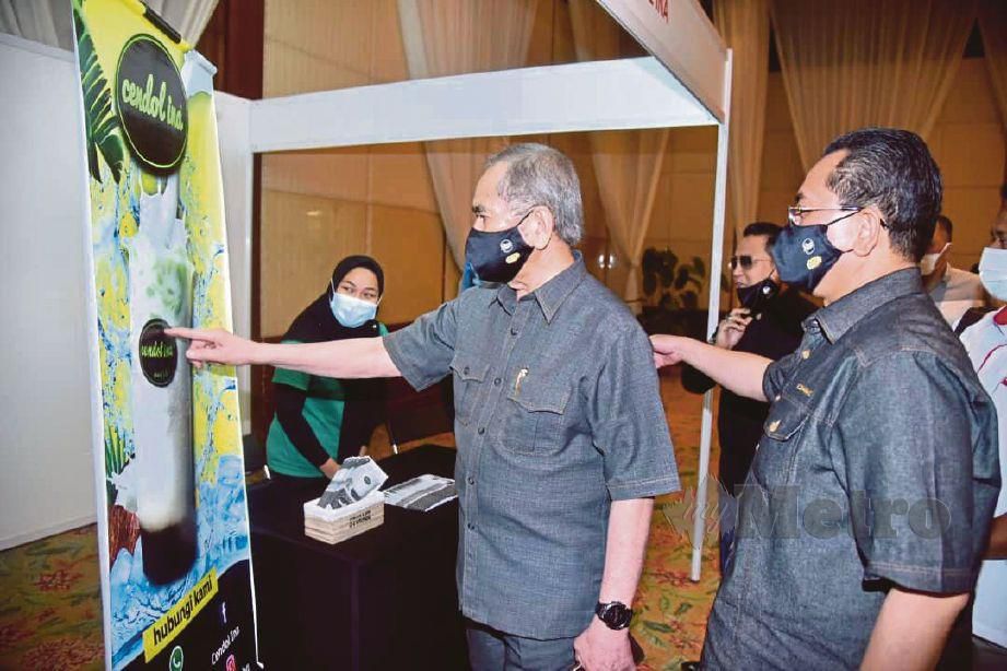 PROGRAM BizFrancais Sabah 2020 disempurnakan Wan Junaidi. FOTO ihsan Medac