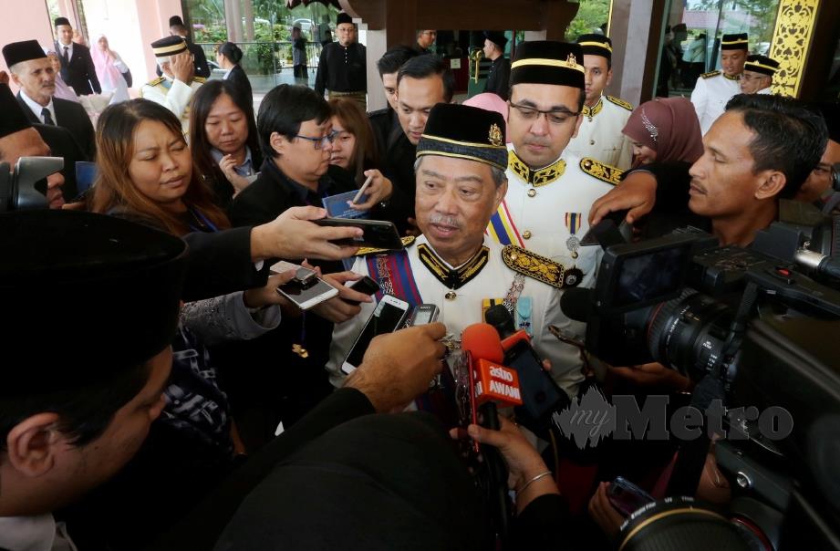 MUHYIDDIN ketika sidang media selepas menerima Darjah Utama Negeri Melaka (DUNM). FOTO Rasul Azli Samad