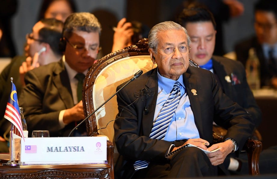 TUN Dr Mahathir Mohamad di Sidang Kemuncak ASEAN. FOTO AFP