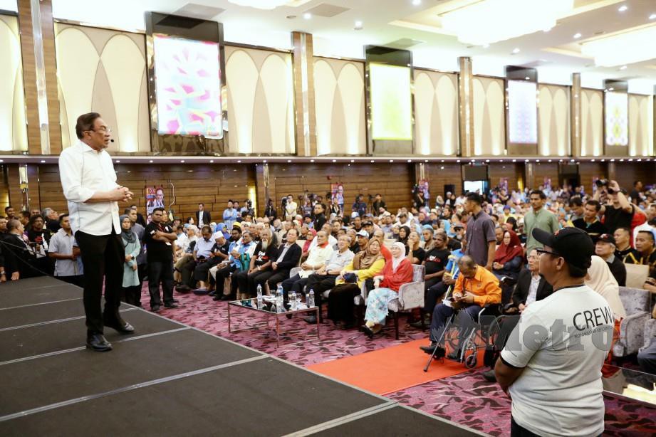 Anwar ketika berucap pada Konvensyen Reformis 2019 di Shah Alam. FOTO Roslin Mat Tahir