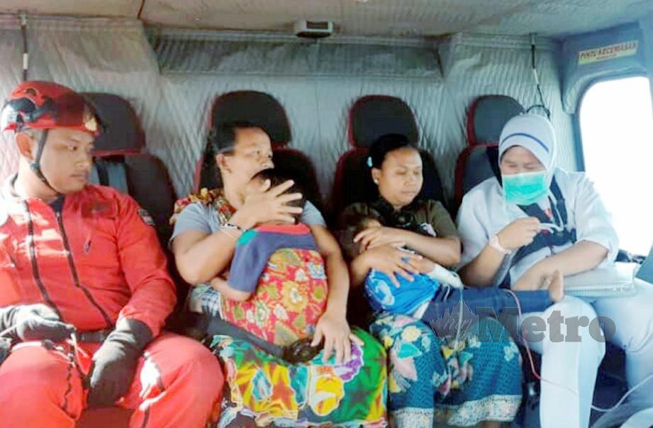 Kanak-kanak Orang Asli dibawa ke hospital dengan penerbangan