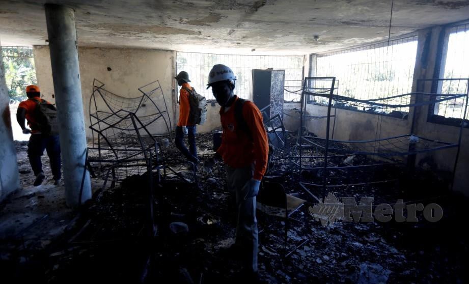 KEADAAN bilik yang musnah akibat kebakaran. FOTO Reuters. 