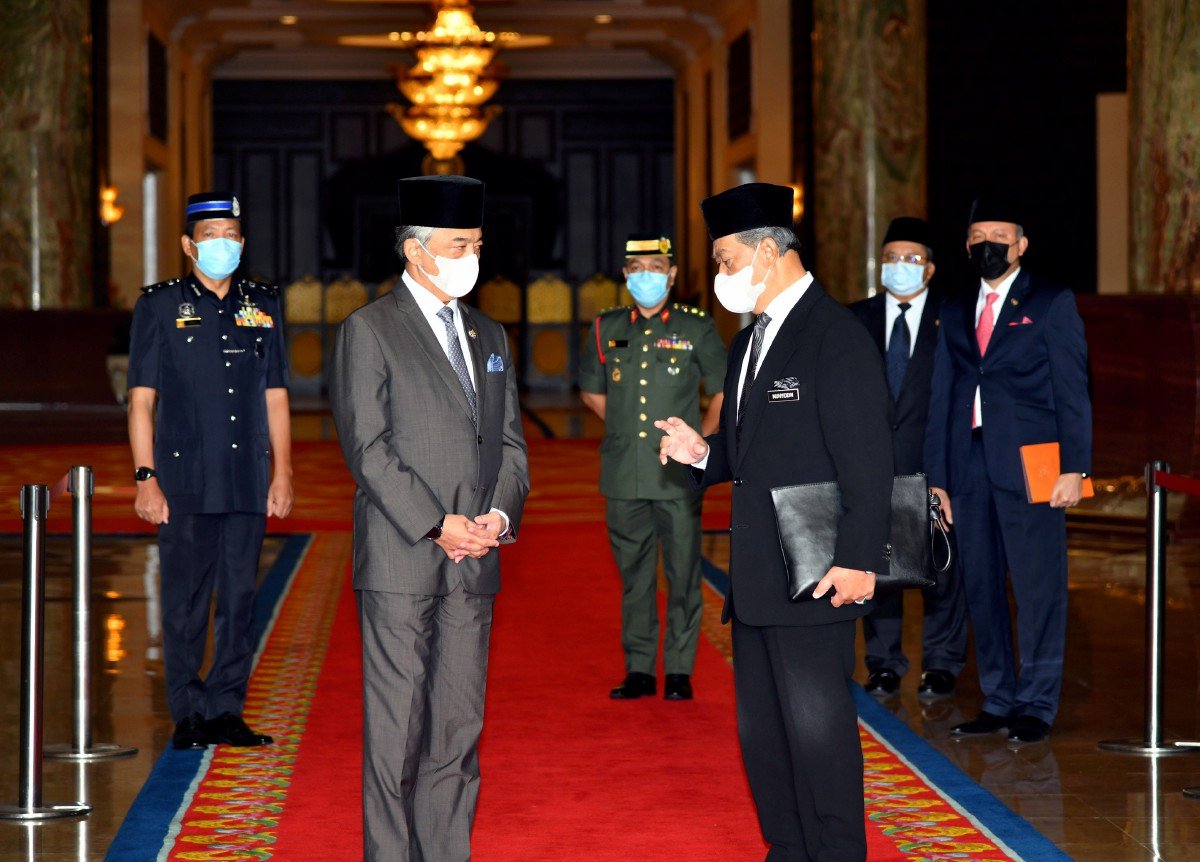 AL-SULTAN Abdullah menerima menghadapMuhyiddin untuk mesyuarat Pra-Kabinet di Istana Negara. FOTO ihsan Istana Negara