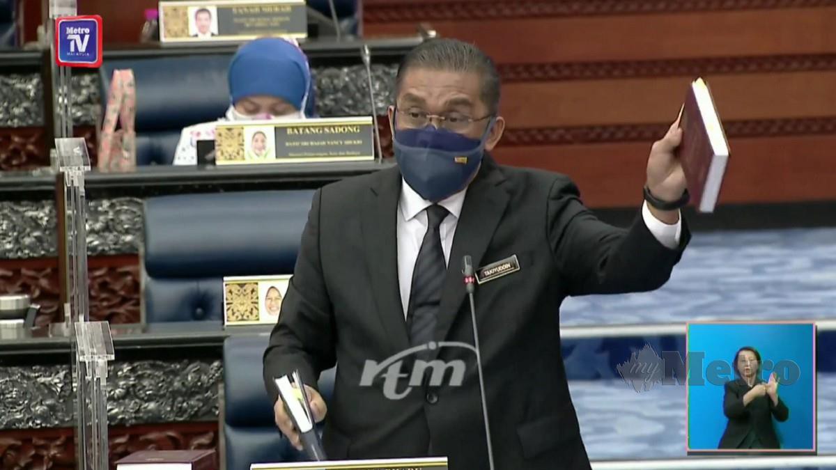 TAKIYUDDIN menjawab soalan ketika Sesi Sidang khas Dewan Rakyat semalam. Petikan video ihsan RTM