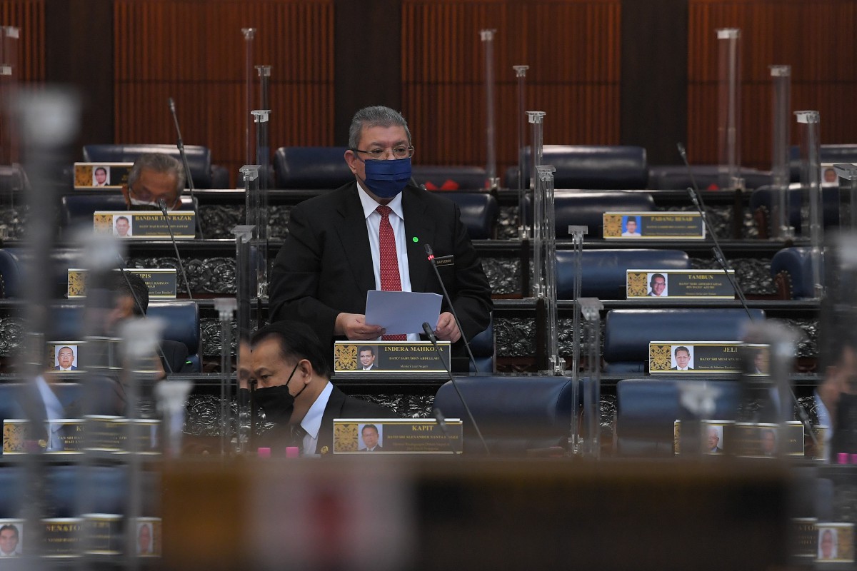 SAIFUDDIN ketika menjawab soalan di Dewan Rakyat. FOTO Bernama