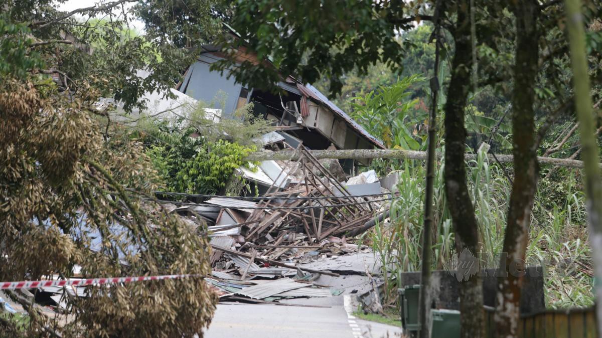 46 lokasi tanah runtuh di Selangor, KL, 9 kritikal  Harian Metro