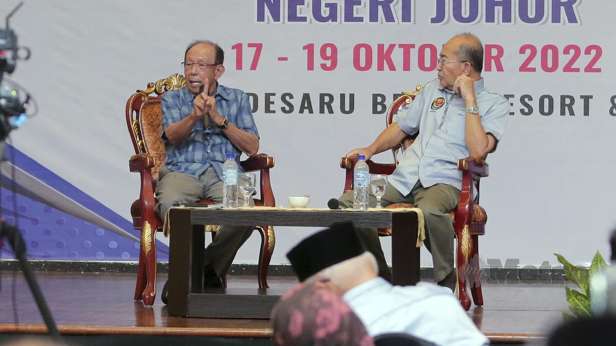 MUSA (kiri) ketika Program Bicara Tokoh pada Majlis Silaturahim MUBARAK Negeri Johor. FOTO Nur Aisyah Mazalan