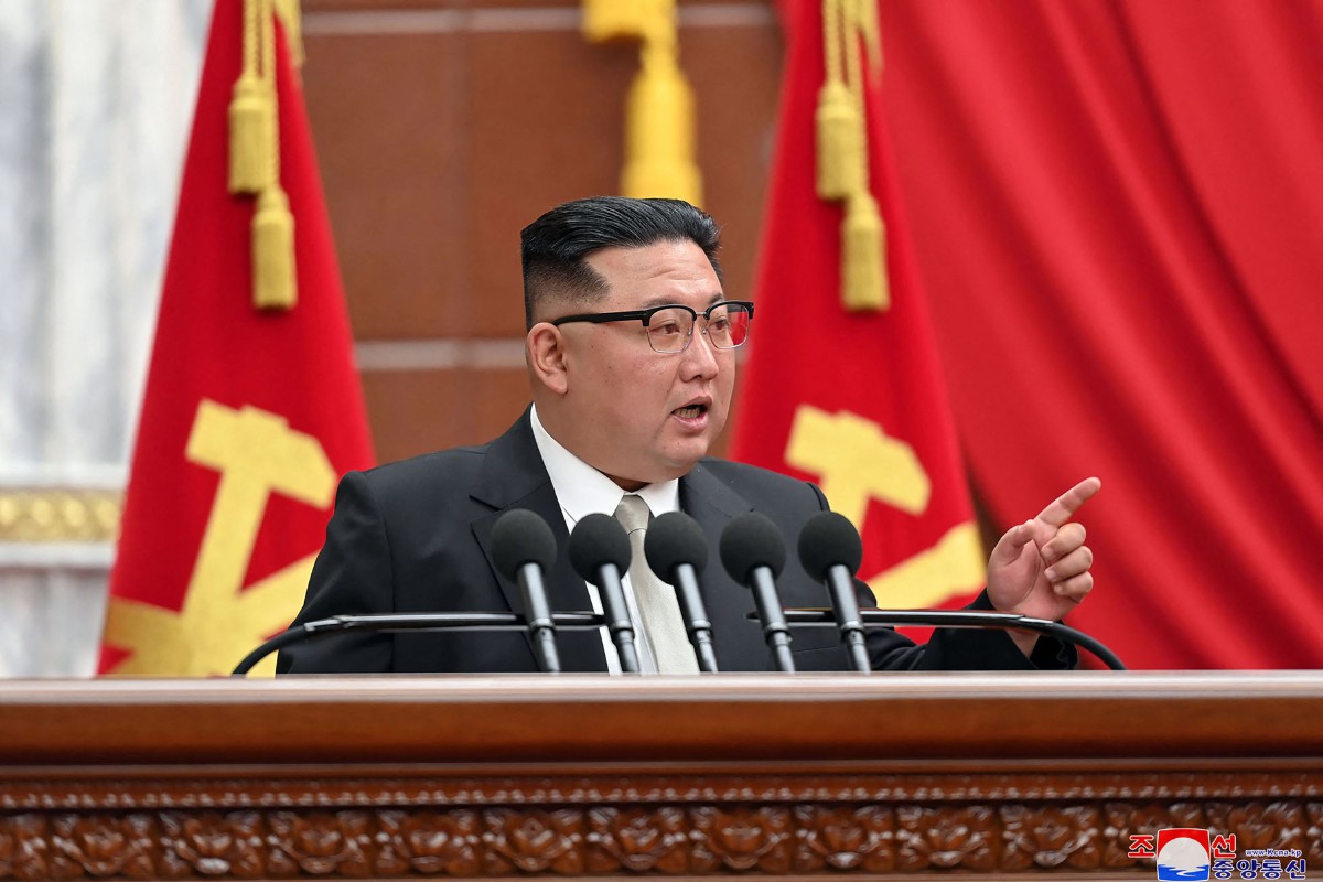 KIM Jong Un pada sidang pleno Jawatankuasa Pusat Parti Pekerja Korea di Pyongyang. FOTO AFP/KCNA/KNS