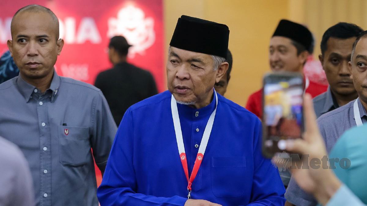 AHMAD Zahid melawat sekitar Perhimpunan Agung UMNO 2022 di Pusat Dagangan Dunia  Kuala Lumpur. FOTO Asyraf Hamzah