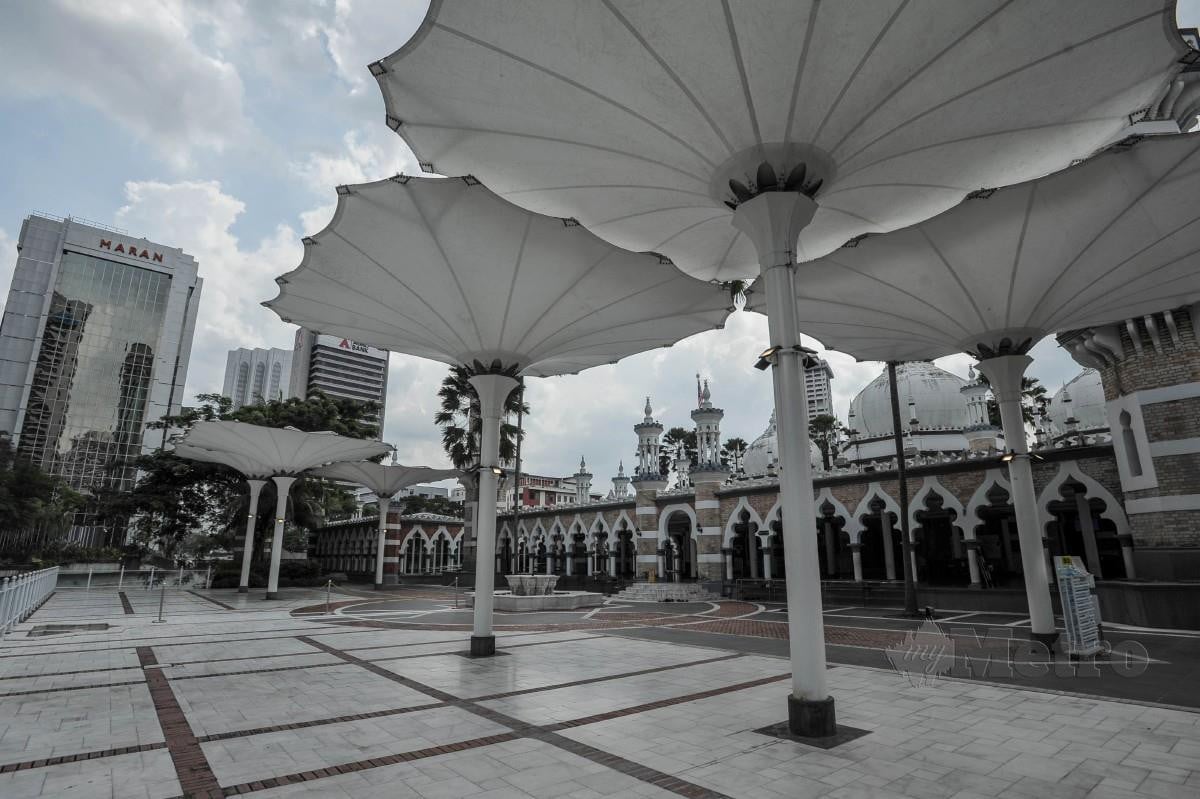 RUANG berbuka puasa untuk warga kota di Masjid Jamek Sultan Abdul Samad, Kuala Lumpur. FOTO Aizuddin Saad