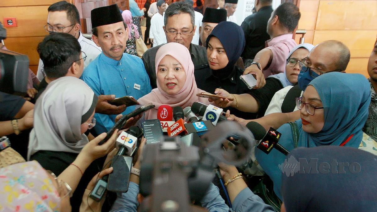 FADHLINA pada sidang media selepas majlis penutup Konvensyen Islam dan Melayu. FOTO Faiz Anuar