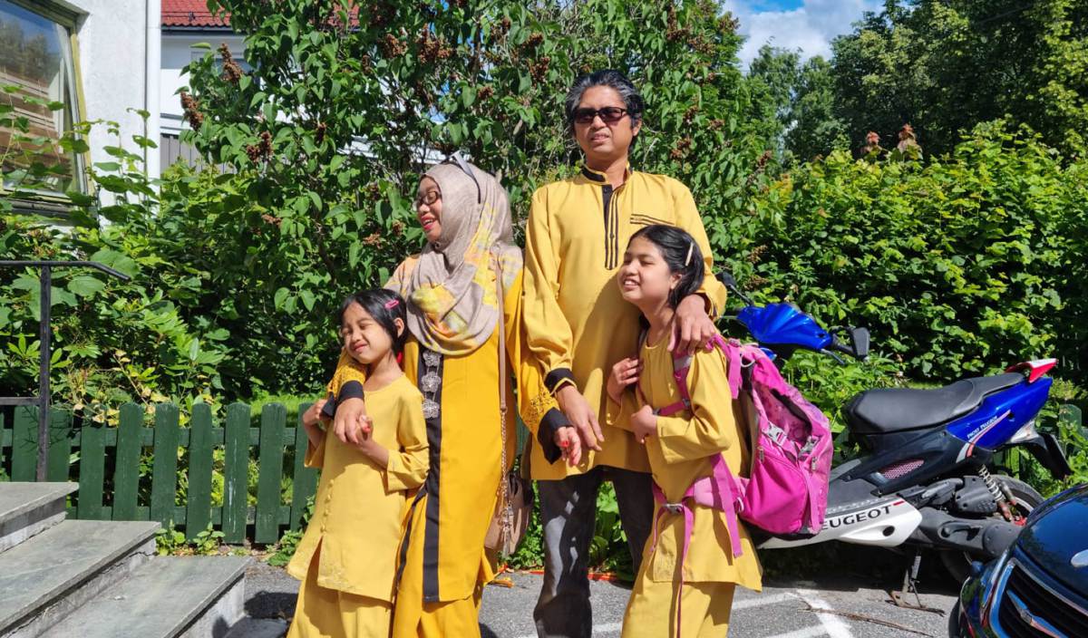 AZIRA bersama ahli keluarganya di Norway.