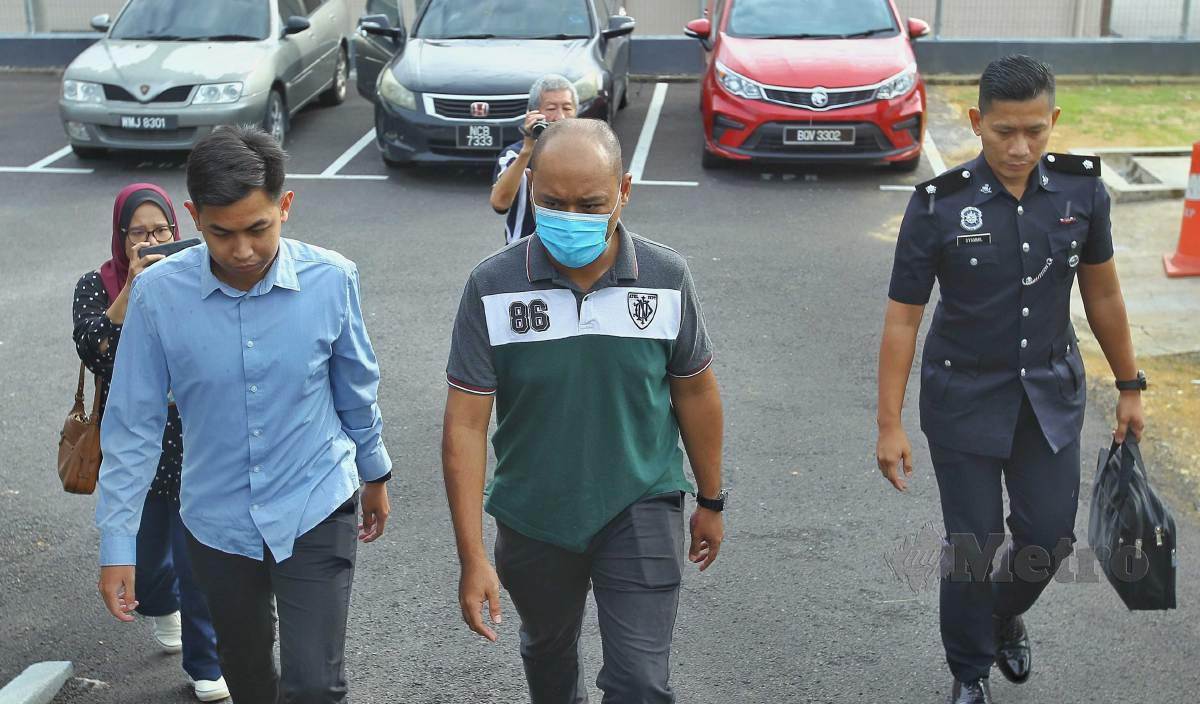 HASRY Hisyam dihadapkan ke Mahkamah Sesyen Kuala Pilah atas pertuduhan pecah amanah wang banduan bernilai hampir RM10,000 Mac lalu. FOTO Azrul Edham