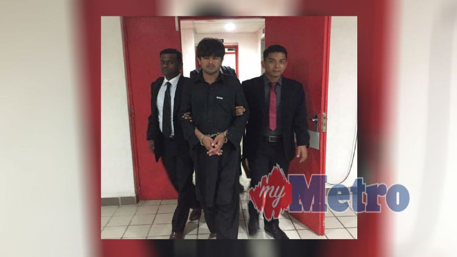 Zeb Gulab dituduh rasuah anggota polis RM200 kerana tiada lesen memandu. FOTO Syafiq Ambak.