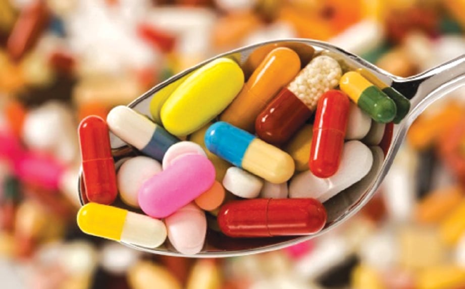 LAMBAKAN ubat palsu di pasaran meningkatkan risiko rintangan bakteria terhadap antibiotik.