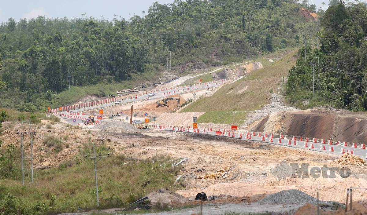 PELAKSANAAN projek Lebuhraya Pan Borneo Sabah Fasa 1 dengan anggaran jarak keseluruhan 706 KM itu dibahagikan kepada 35 pakej kerja. FOTO Arkib NSTP