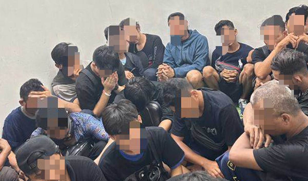 53 pati gagal menyusup keluar daripada negara apabila ditangkap di sebuah rumah sewa di Olak Lempit, Banting. FOTO Ihsan IPD Kuala Langat