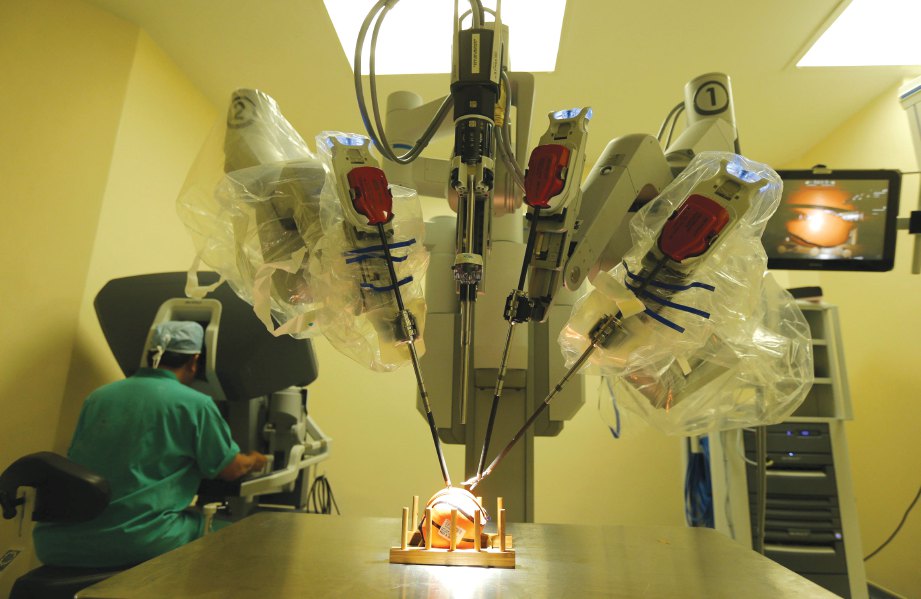 TANGAN robotik Sistem Pembedahan da Vinci.