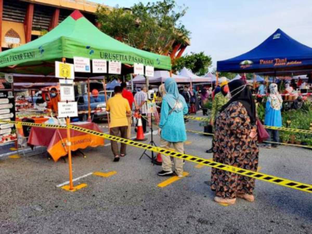 Pasar Tani Ampangan menjadi pasar tani pertama di Negeri Sembilan diarahkan tutup sementara kerana COVID-19. FOTO IHSAN FAMA