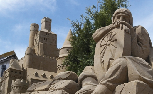 Hotel berbentuk istana pasir ini dibina bersempena festival arca pasir yang diadakan di Brabant dan Friesland.