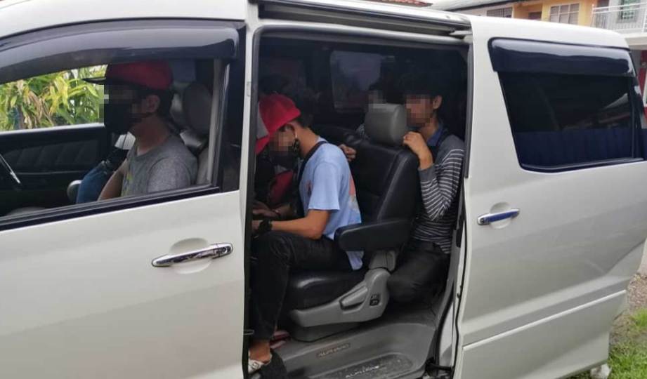 TEKONG menggunakan kenderaan jenis Toyota Alphard untuk membawa Pati dari Thailand ke Selayang, Kuala Lumpur. FOTO Ihsan PGA9